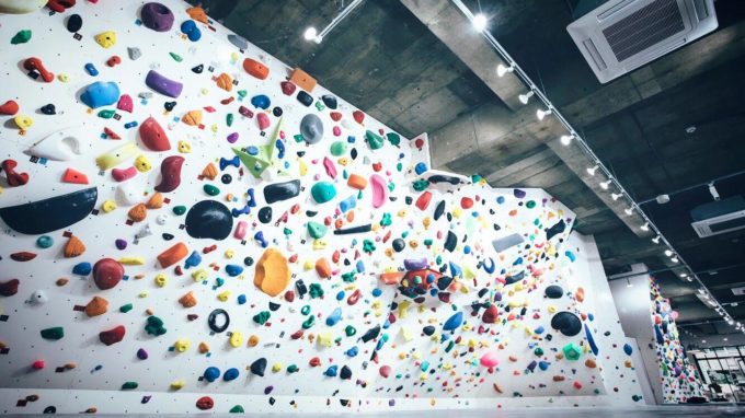神奈川県のクライミング施設「BOULCOM（ボルコム） 川崎店」